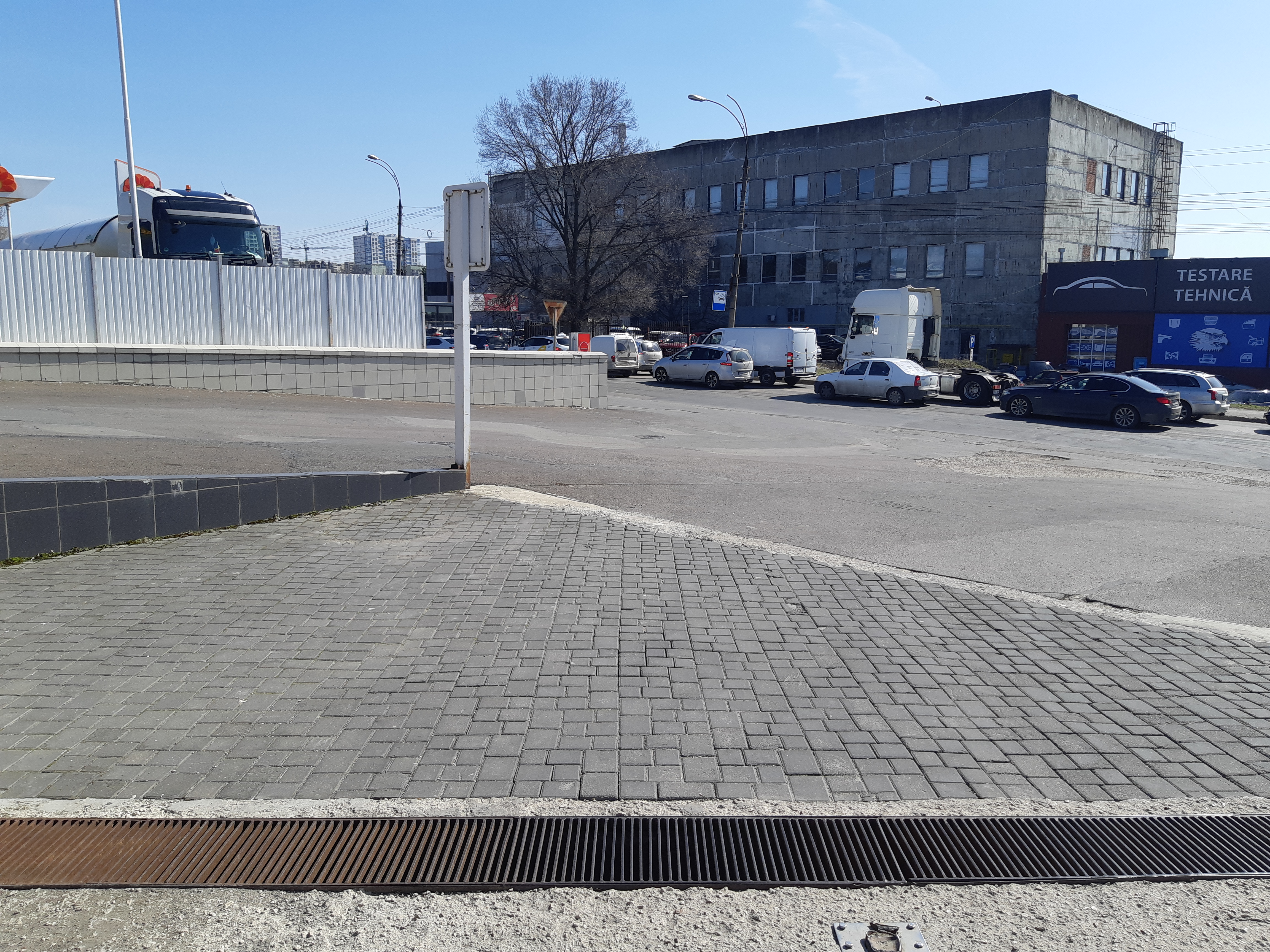 CAPANNONE INDUSTIALE CON TERRENO - CHISINAU MOLDOVA in vendita - foto 2