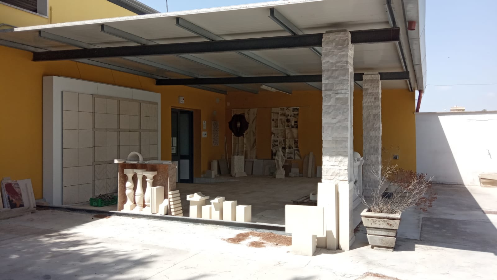 FABBRICATO + TETTOIE + PIAZZALE + TERRENO in vendita - foto 9