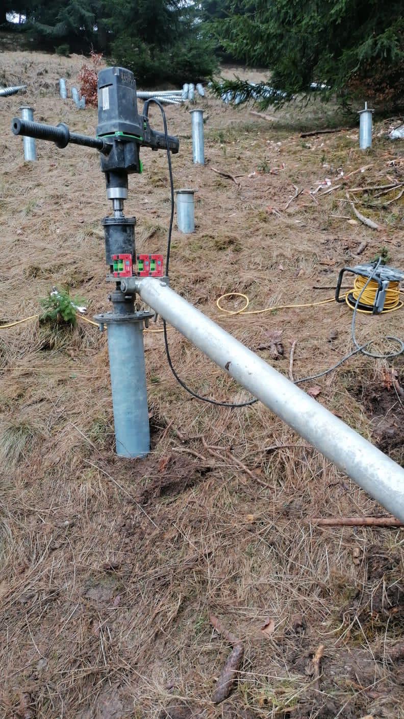 Offro macchina per avvitare le fondamenta a vite in vendita - foto 2