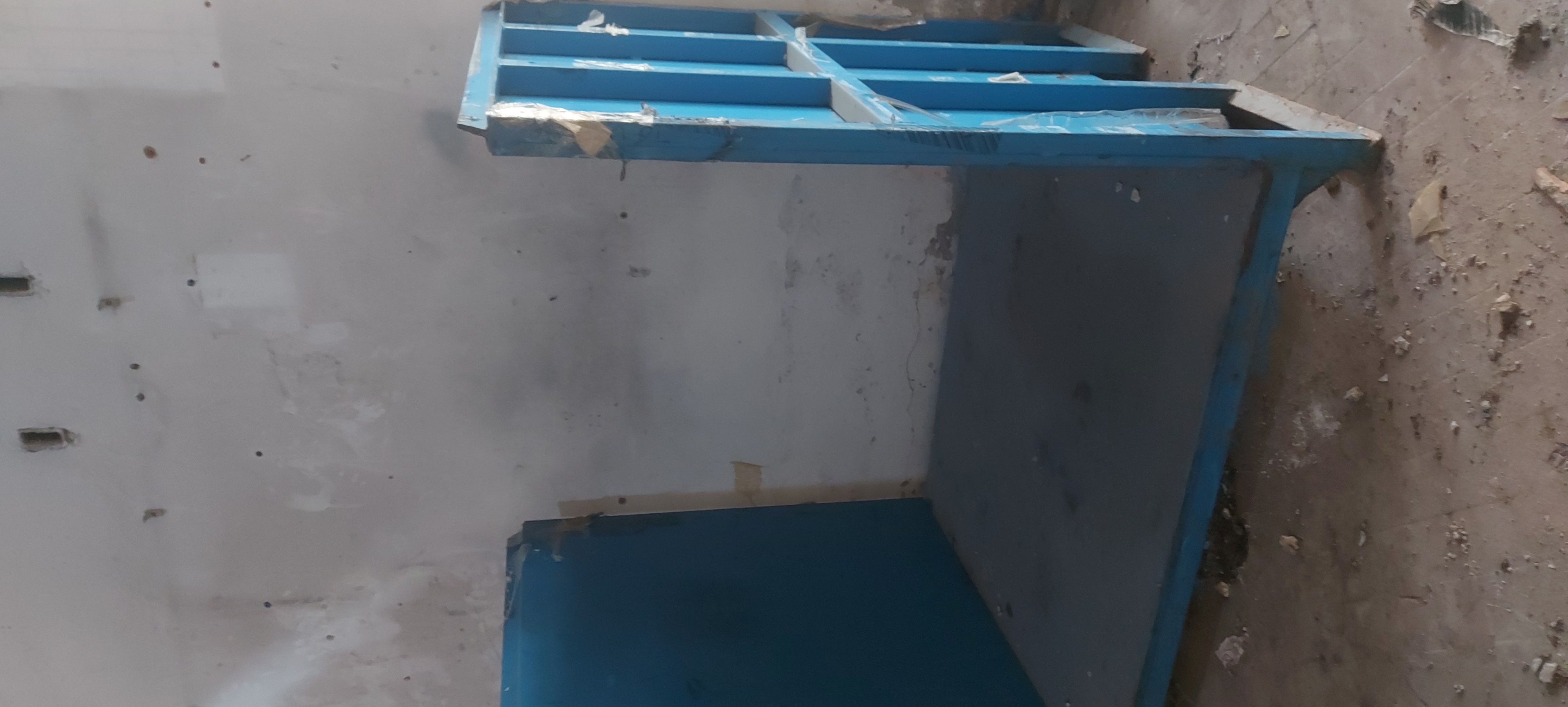 Pallet porta stoffe in lamiera in vendita - foto 2