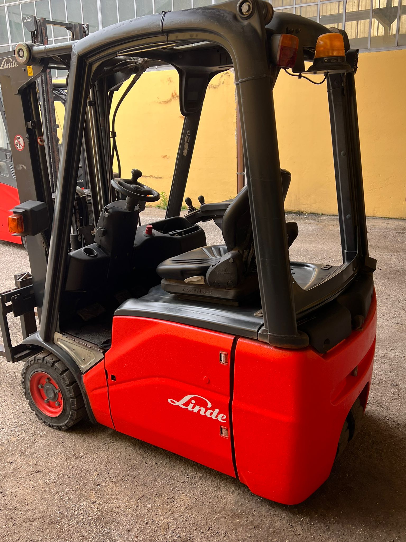 Linde E16 in vendita - foto 2