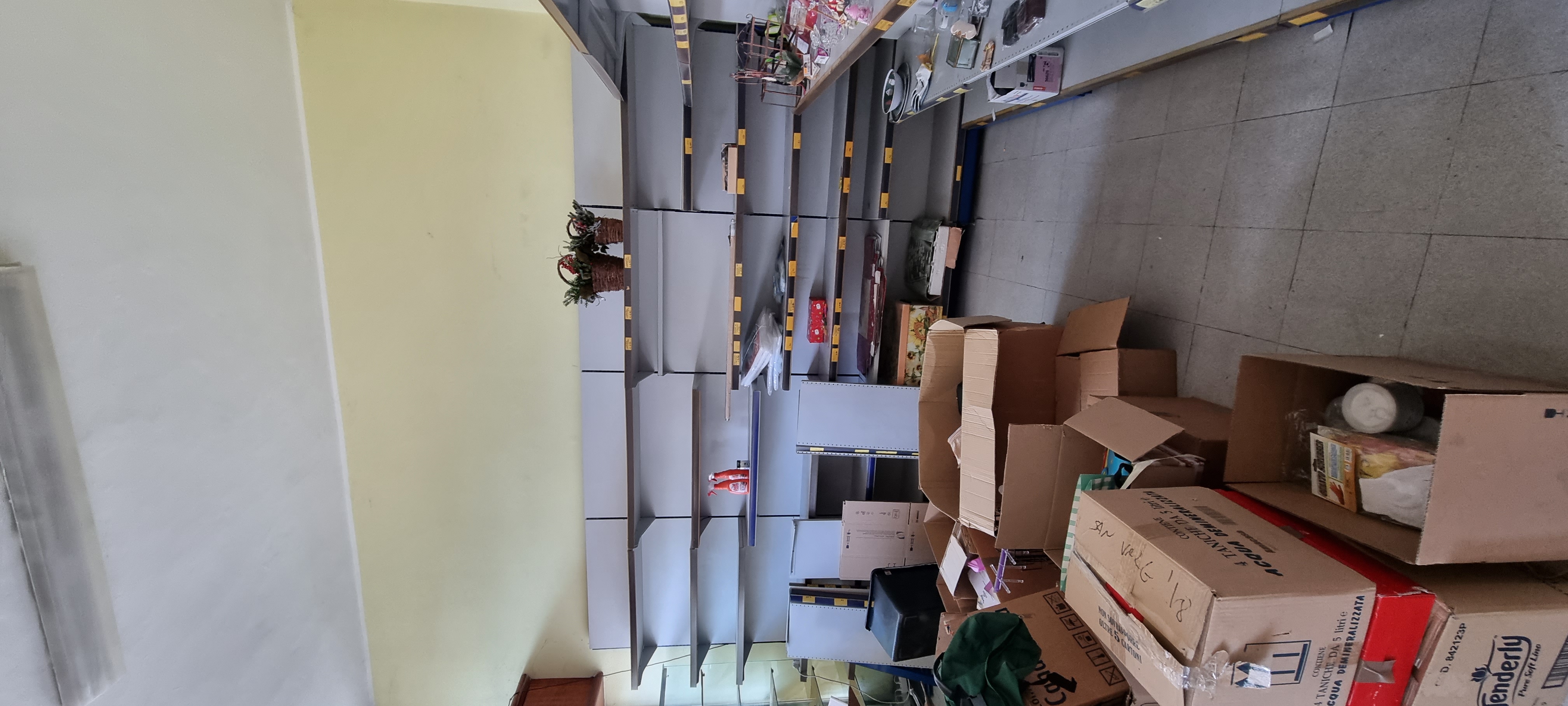SCAFFALI PER NEGOZIO  in vendita - foto 2