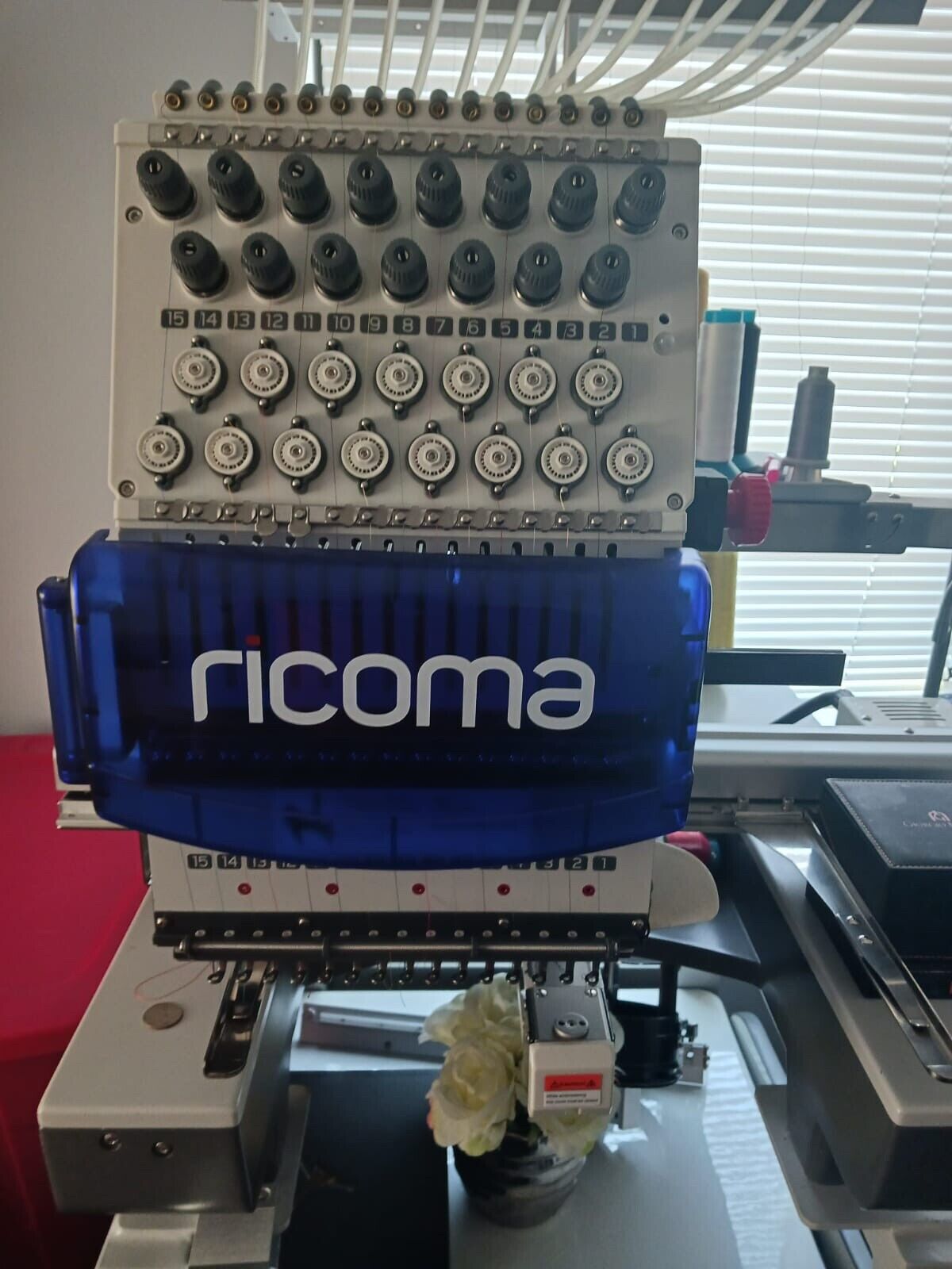 Macchina da ricamo mono testa 15 aghi 1000 RPM in vendita - foto 2