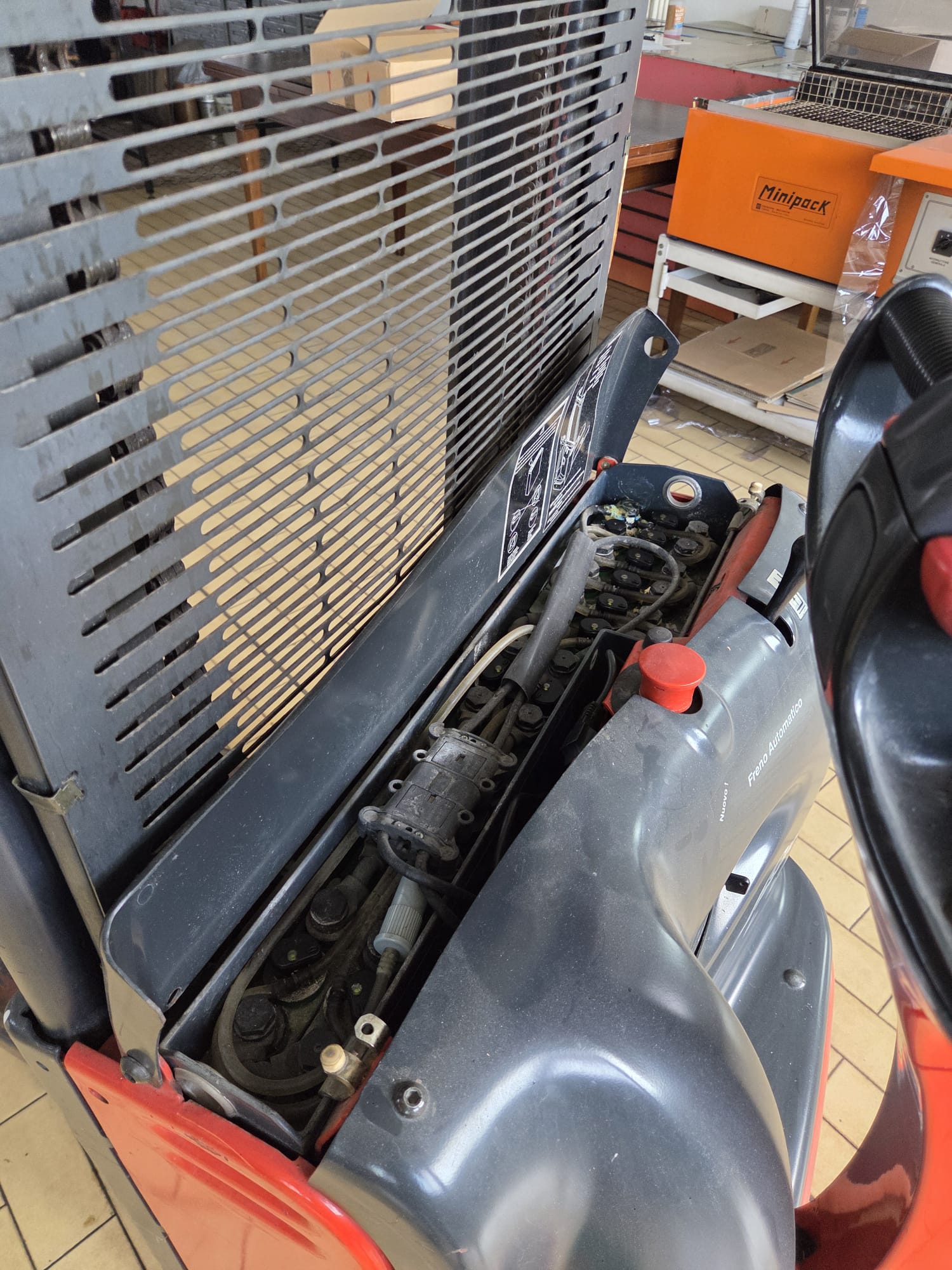 stoccatore elettrico linde l 12 solleva 2.9 mt in vendita - foto 2