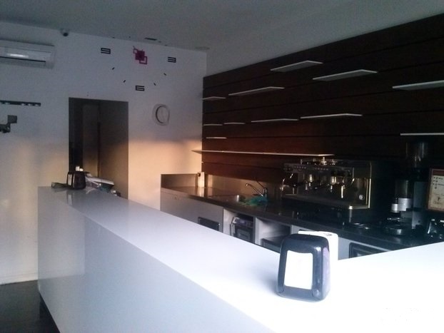 Bancone bar e attrezzatura professionale in vendita - foto 2