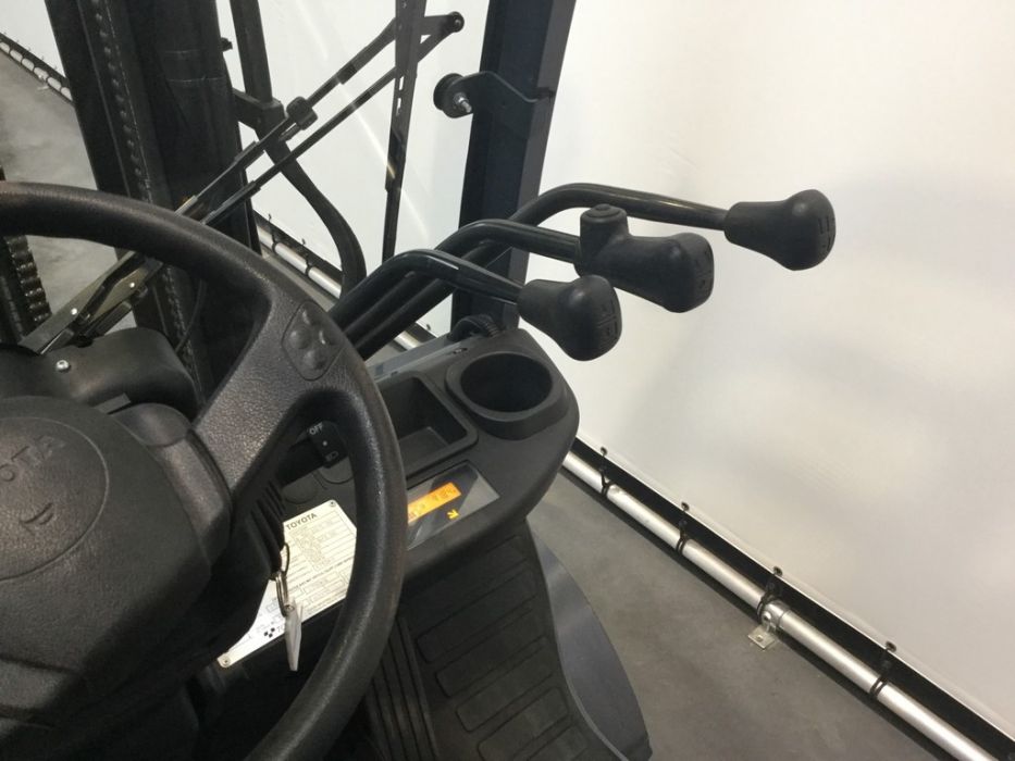 CARRELLO ELEVATORE USATO DIESEL TOYOTA 02-8FDF18 in vendita - foto 4