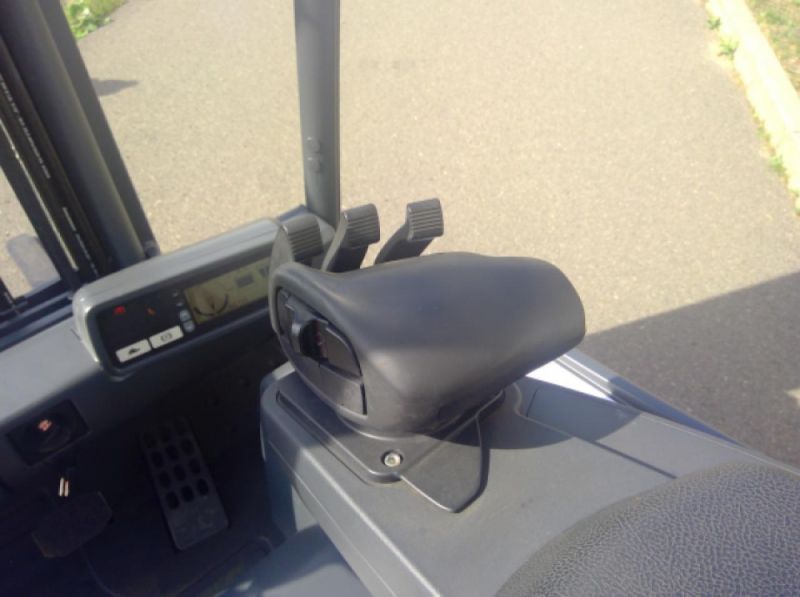 CARRELLO ELEVATORE ELETTRICO JUNGHEINRICH EFG-216k in vendita - foto 3