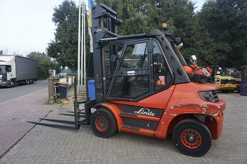 Carrelli elevatori in vendita
