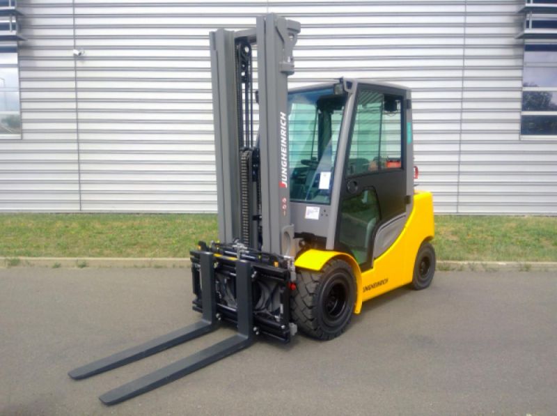 Carrelli elevatori in vendita