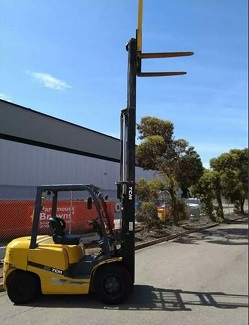 CARRELLO ELEVATORE USATO DIESEL TCM 30 in vendita - foto 2