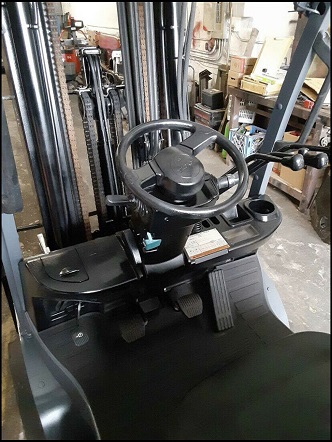 CARRELLO ELEVATORE USATO GPL TOYOTA 8FGCU25 in vendita - foto 3