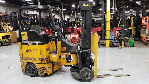 CARRELLO ELEVATORE USATO ELETTRICO BENDI B25 in vendita - foto 1