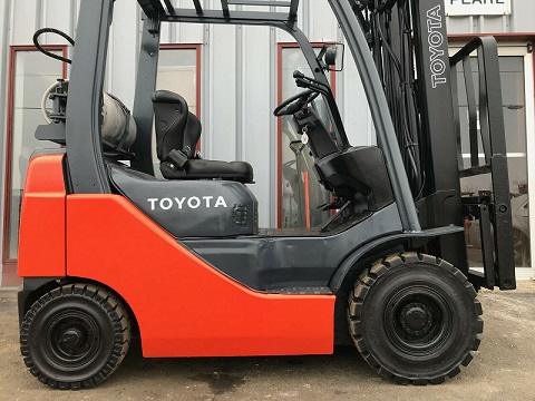 CARRELLO ELEVATORE USATO GPL/GAS TOYOTA 8FGU15 in vendita - foto 1