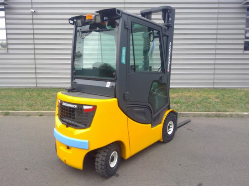 CARRELLO ELEVATORE USATO DIESEL JUNGHEINRICH DFG-320s in vendita - foto 4