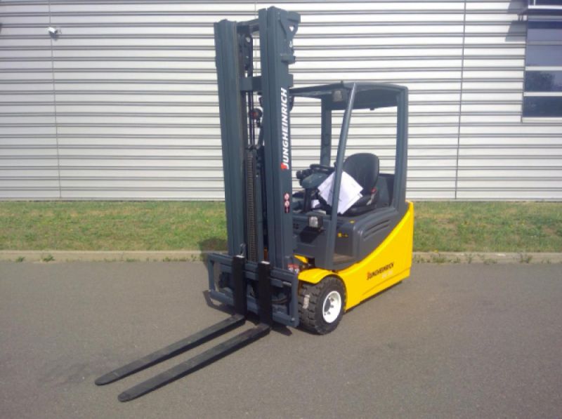 CARRELLO ELEVATORE USATO ELETTRICO JUNGHEINRICH EFG-220 in vendita - foto 1