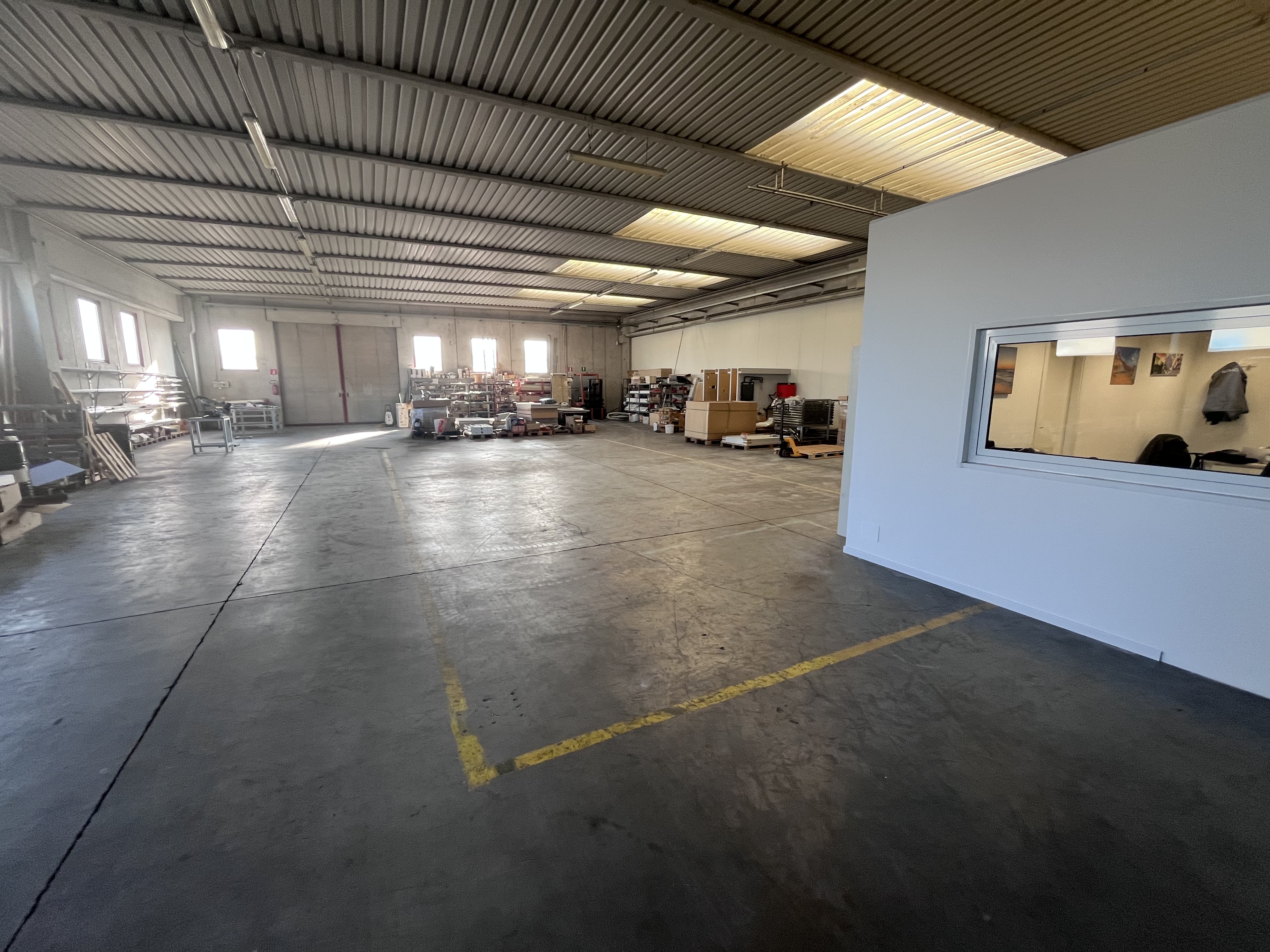 Capannone industriale/artigianale con rendita in vendita - foto 3