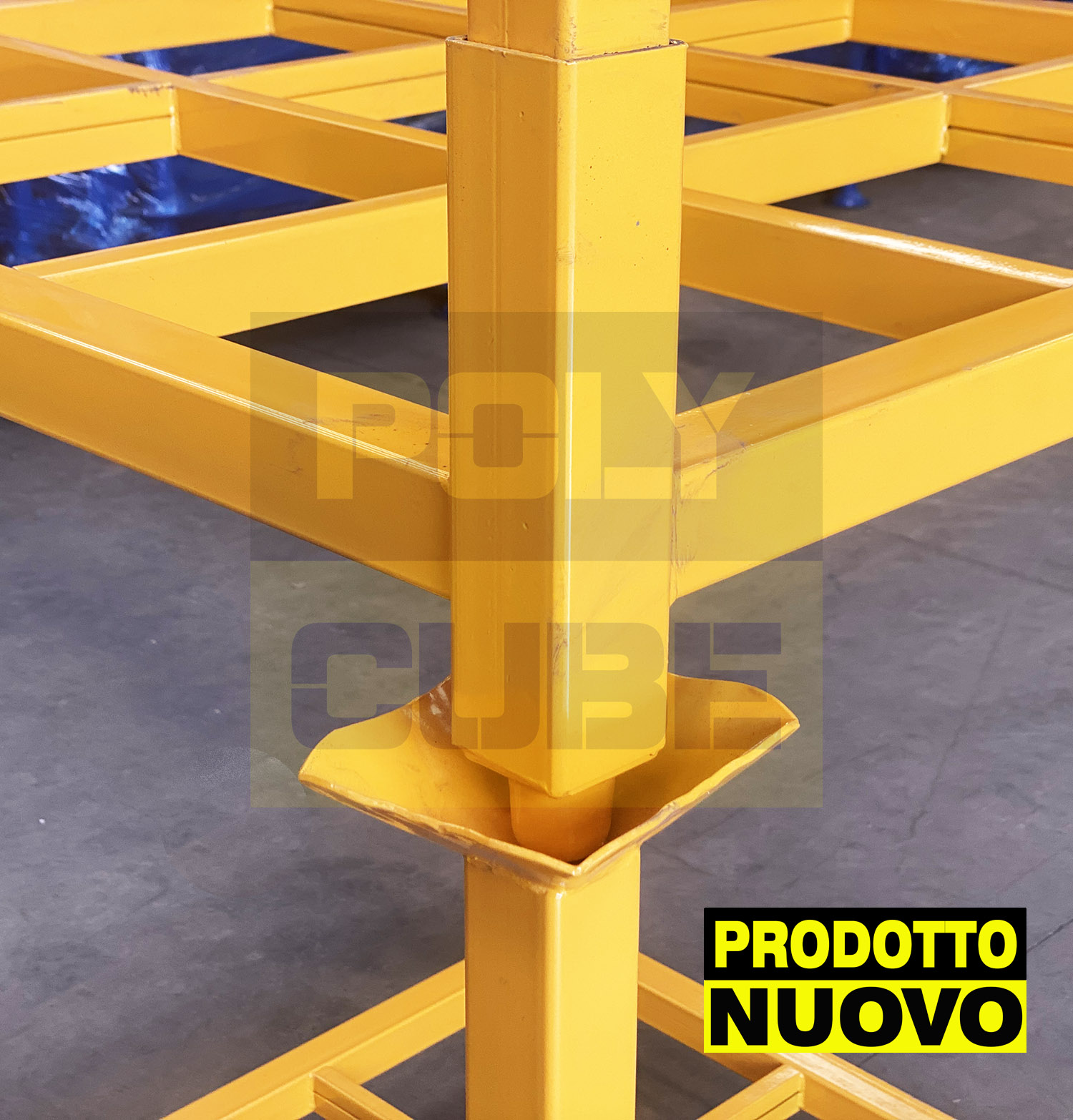 Bancali o pallet in ferro accatastabili con montanti  in vendita - foto 4