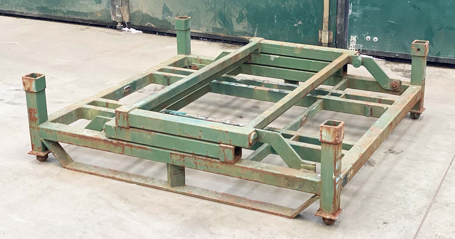 Pedane metalliche usate con sponde ripieghevoli in vendita - foto 11