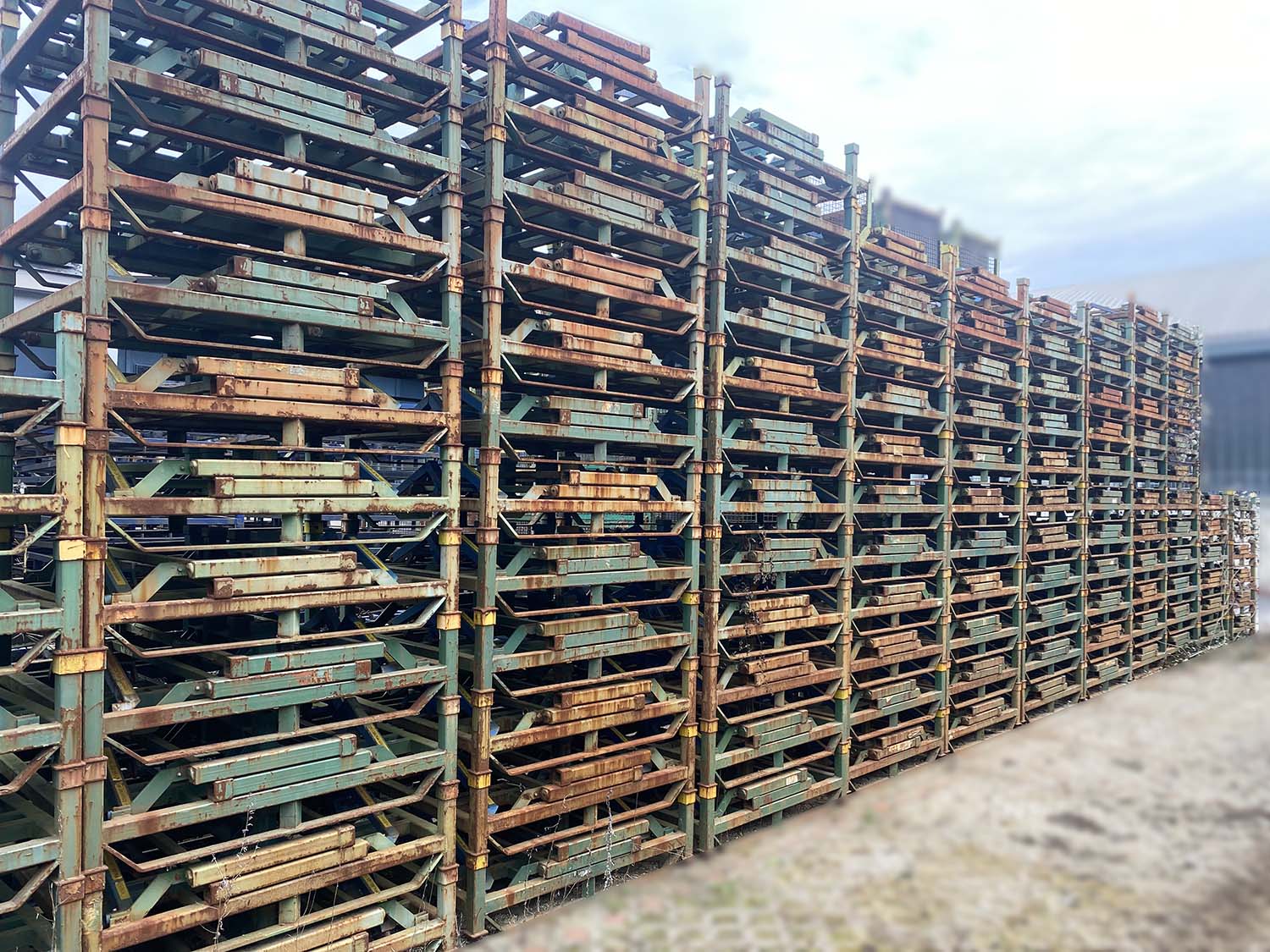 Pedane metalliche usate con sponde ripieghevoli in vendita - foto 5