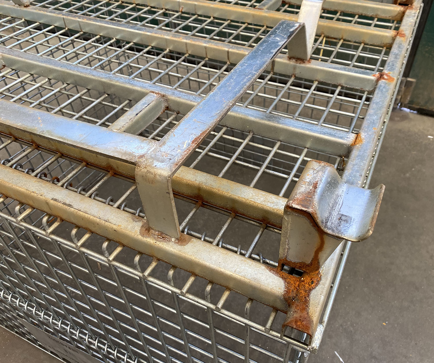 Ceste o cestoni in filo metallico zincati usati in vendita - foto 5