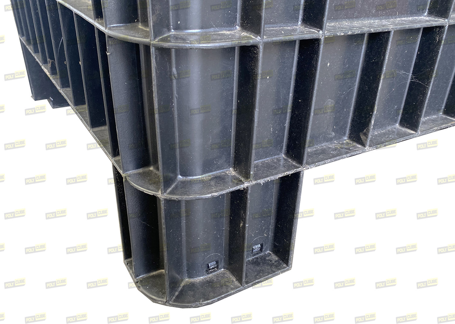 Cassoni o bins in plastica chiusi usati in vendita - foto 4