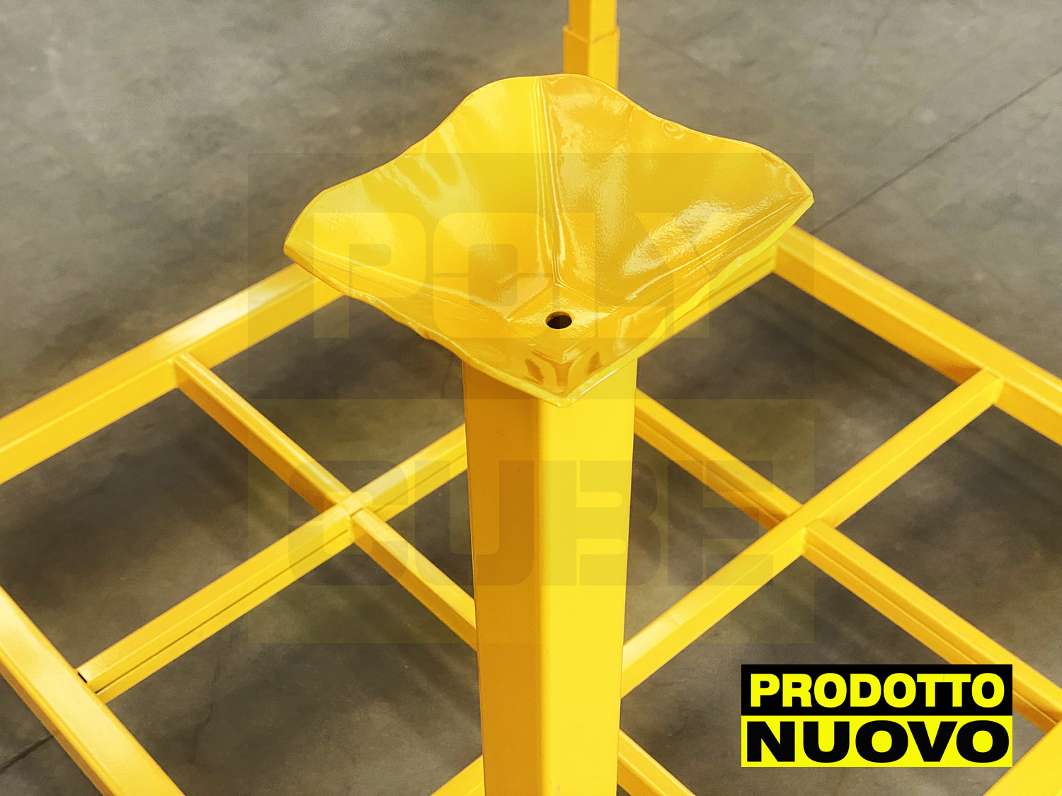 Bancali o pallet in ferro accatastabili con montanti  in vendita - foto 3