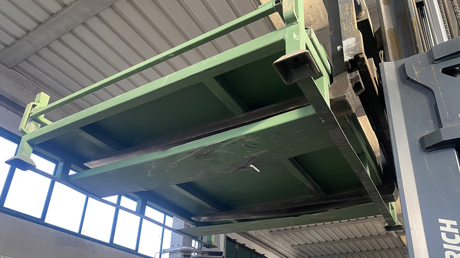 Pedane metalliche usate con sponde richiudibili in vendita - foto 5