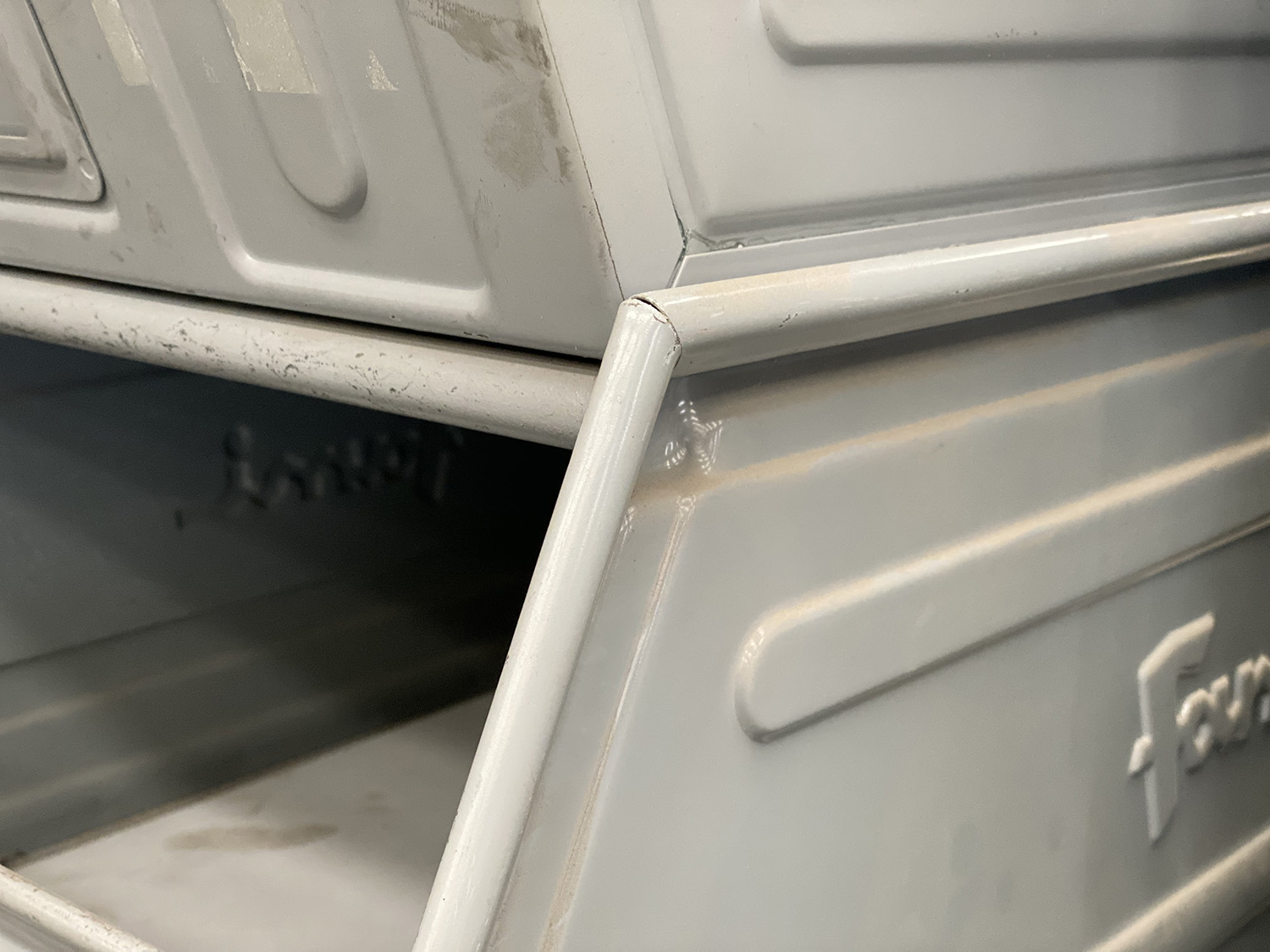 Cassette in ferro a bocca di lupo in vendita - foto 4