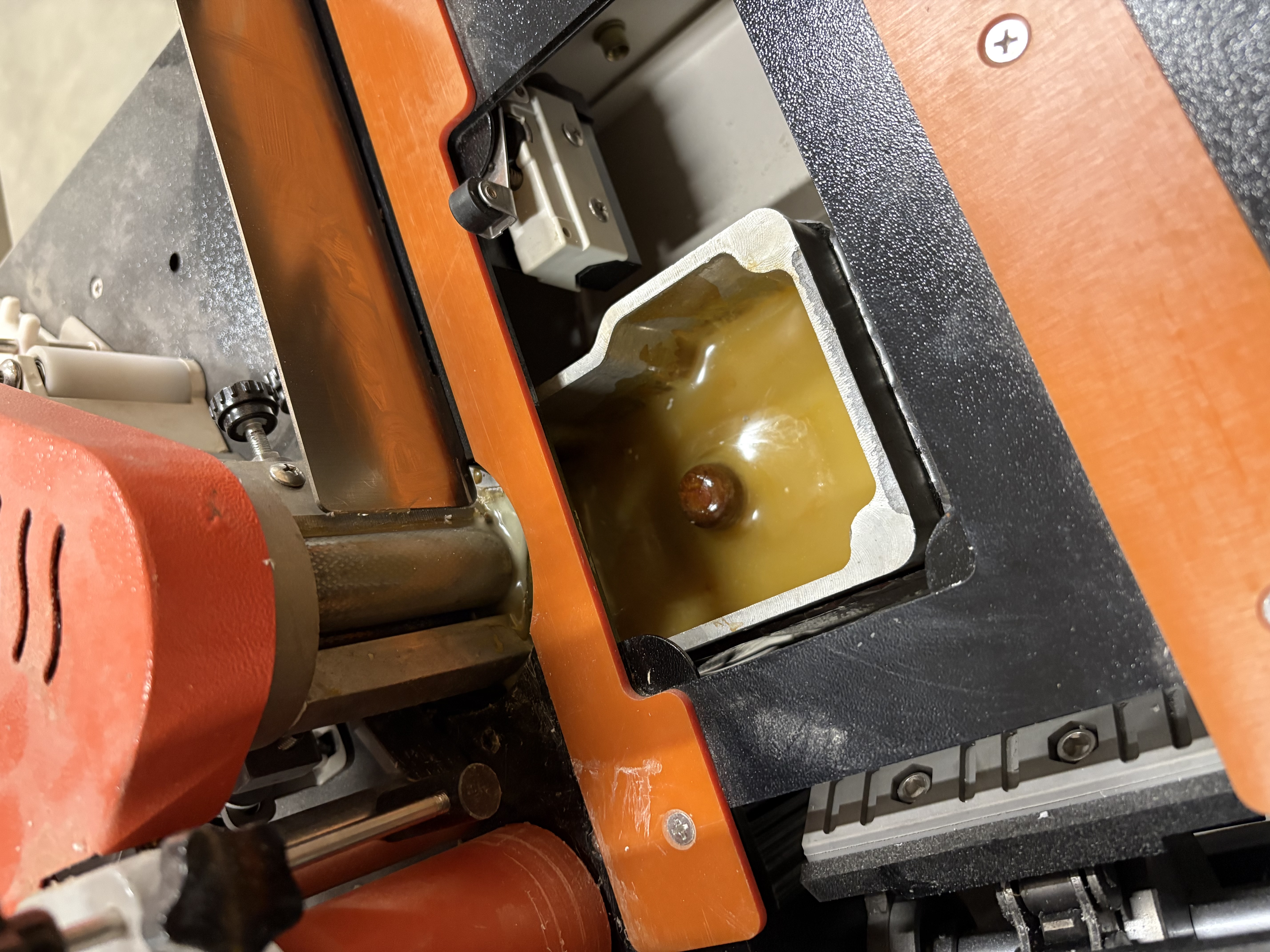 Bordatrice a vasca colla SICAR BRS 6P in vendita - foto 2