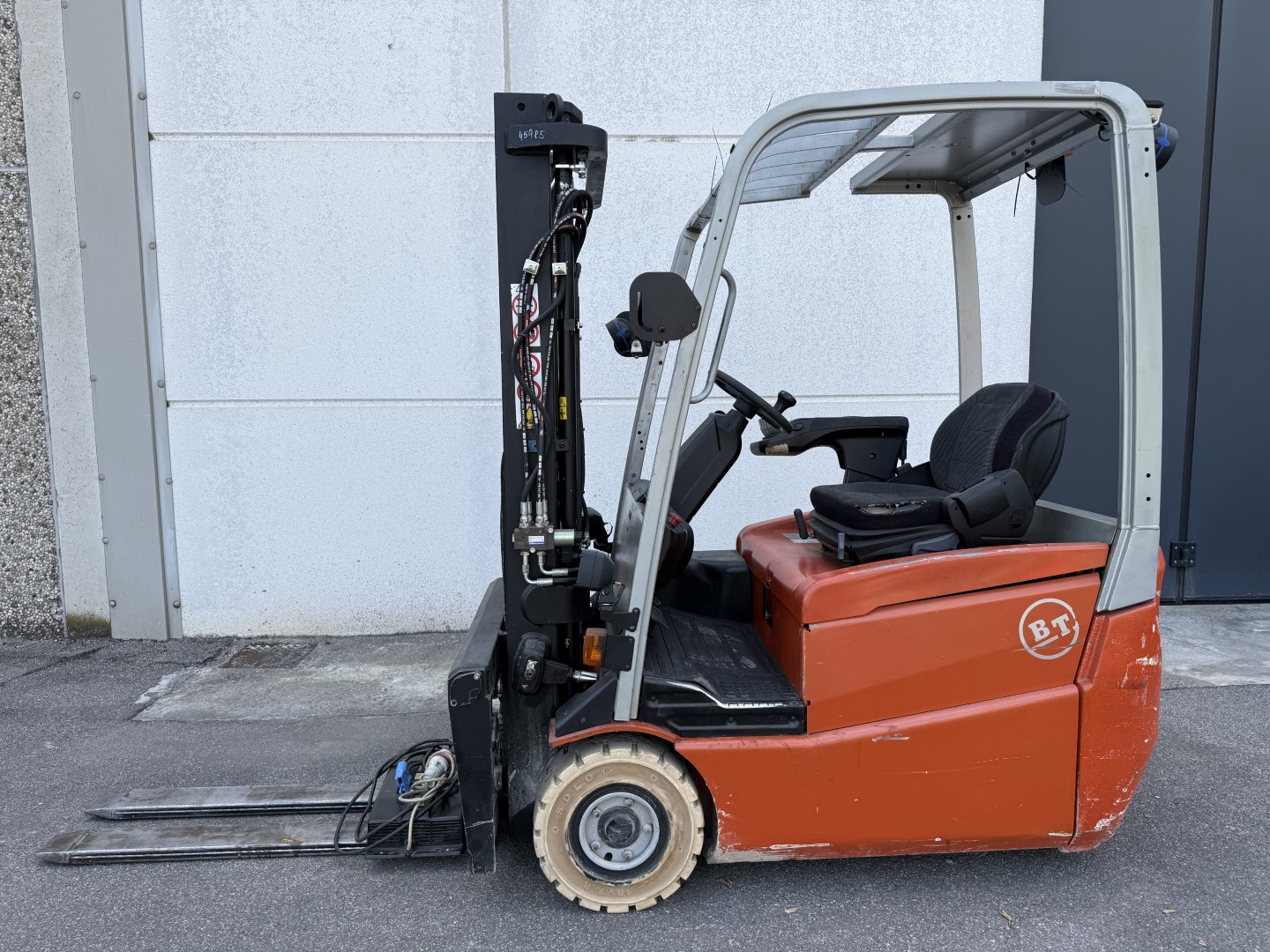 Carrello elevatore elettrico 3 ruote BT Cesab C3 E160 in vendita - foto 1