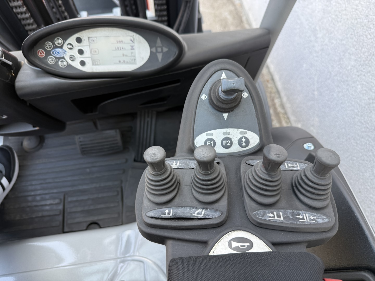Carrello elevatore elettrico 4 ruote Still RX 60-40/600 in vendita - foto 15