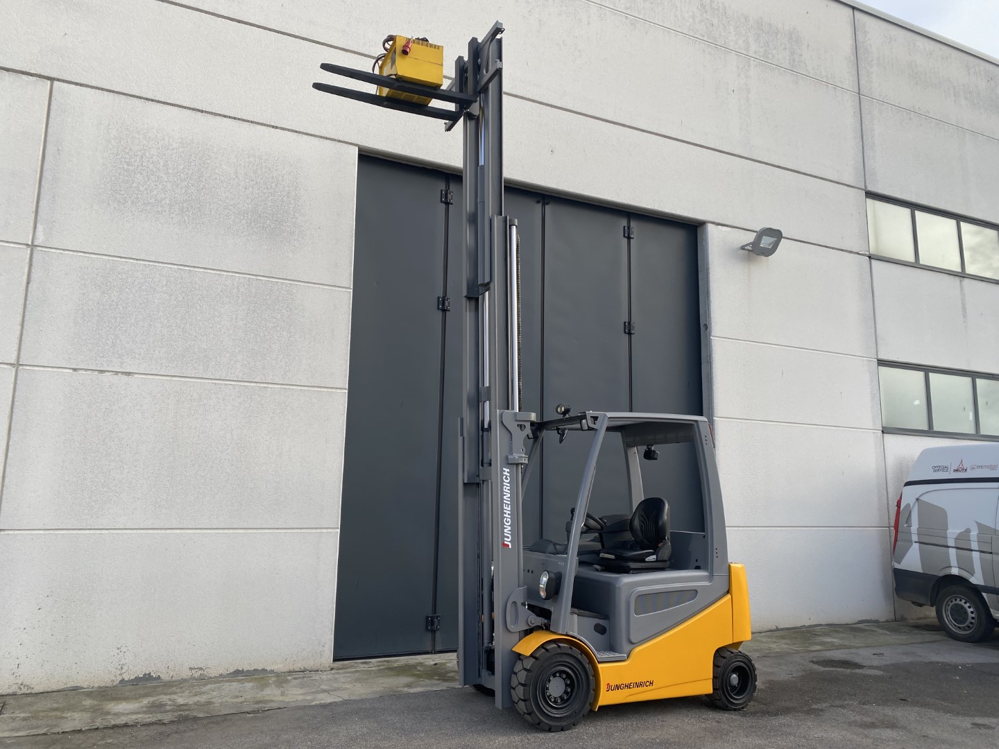 Carrello elevatore elettrico Jungheinrich EFG 430K in vendita - foto 8