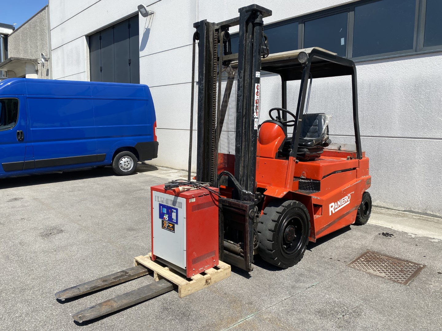 Carrello elevatore elettrico Raniero RH45 in vendita - foto 2