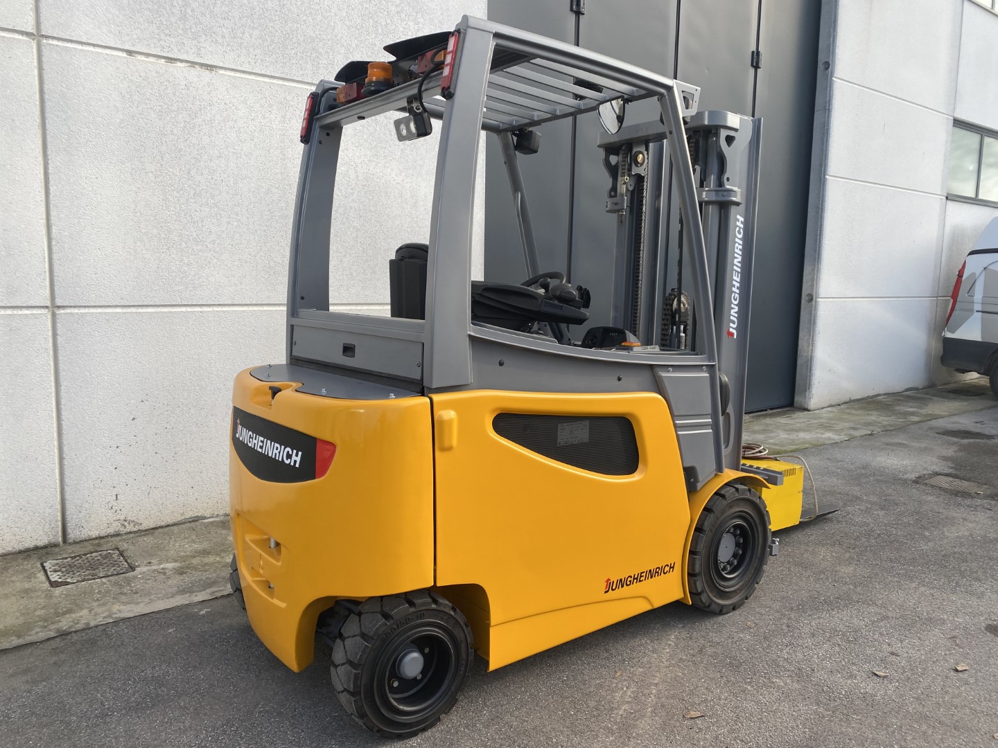 Carrello elevatore elettrico Jungheinrich EFG 430K in vendita - foto 5