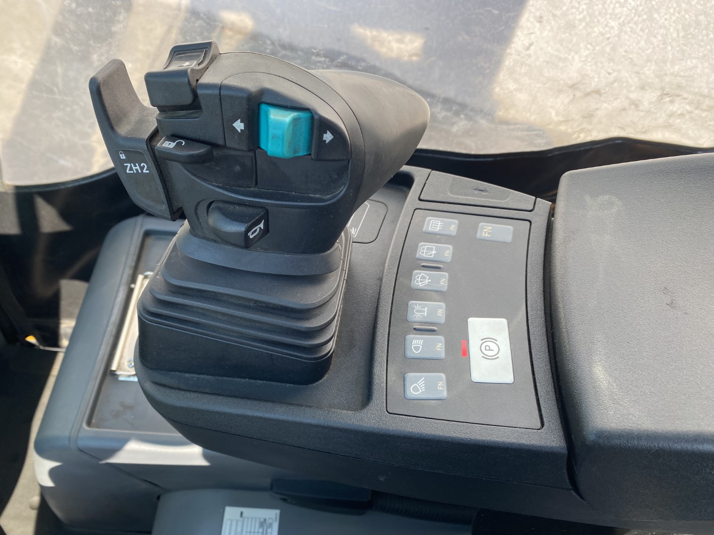 Carrello elevatore elettrico Jungheinrich EFG 320  in vendita - foto 11
