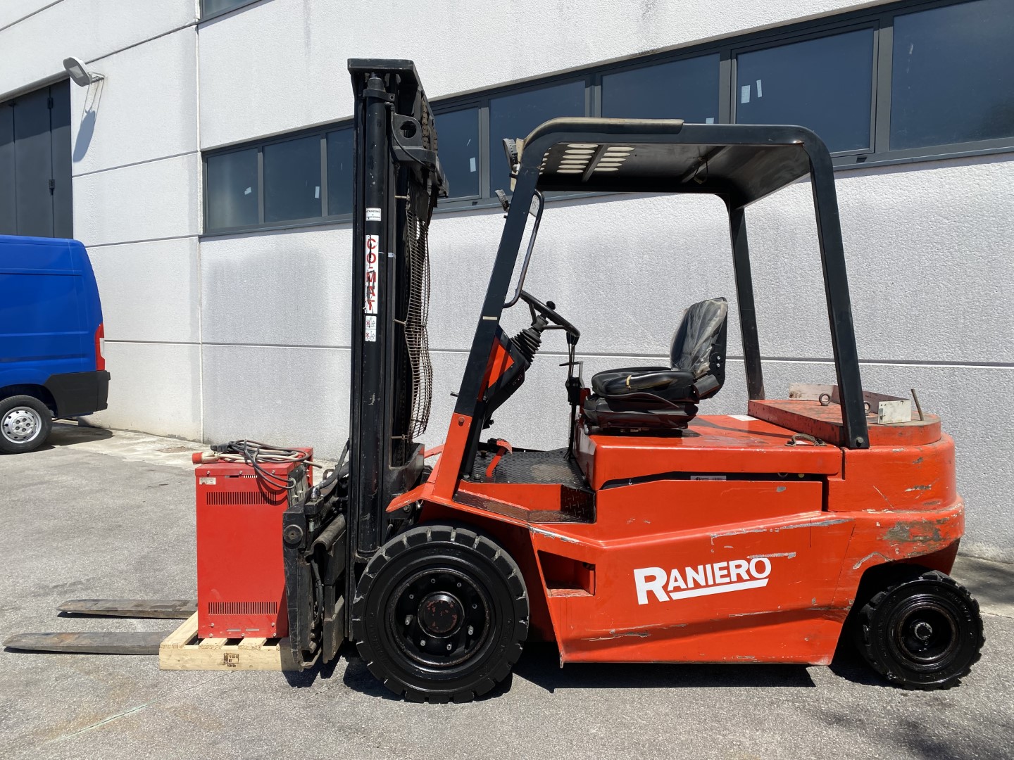 Carrello elevatore elettrico Raniero RH45 in vendita - foto 1