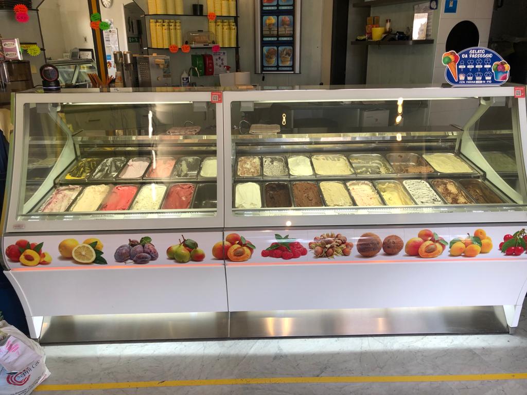 ATTREZZATURA COMPLETA PER GELATERIA in vendita - foto 1