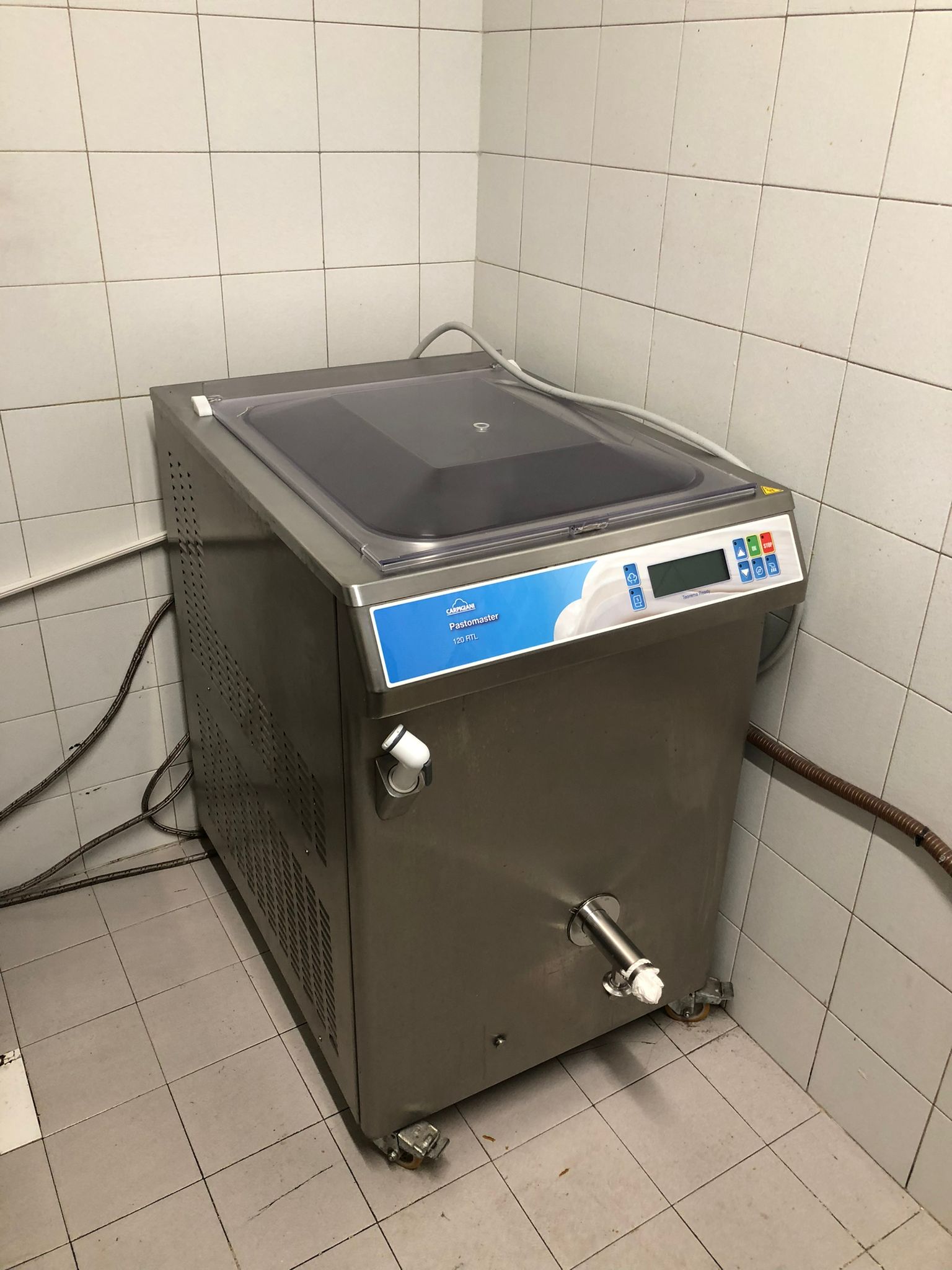 VENDO ATTREZZATURA COMPLETA PER GELATERIA in vendita - foto 5