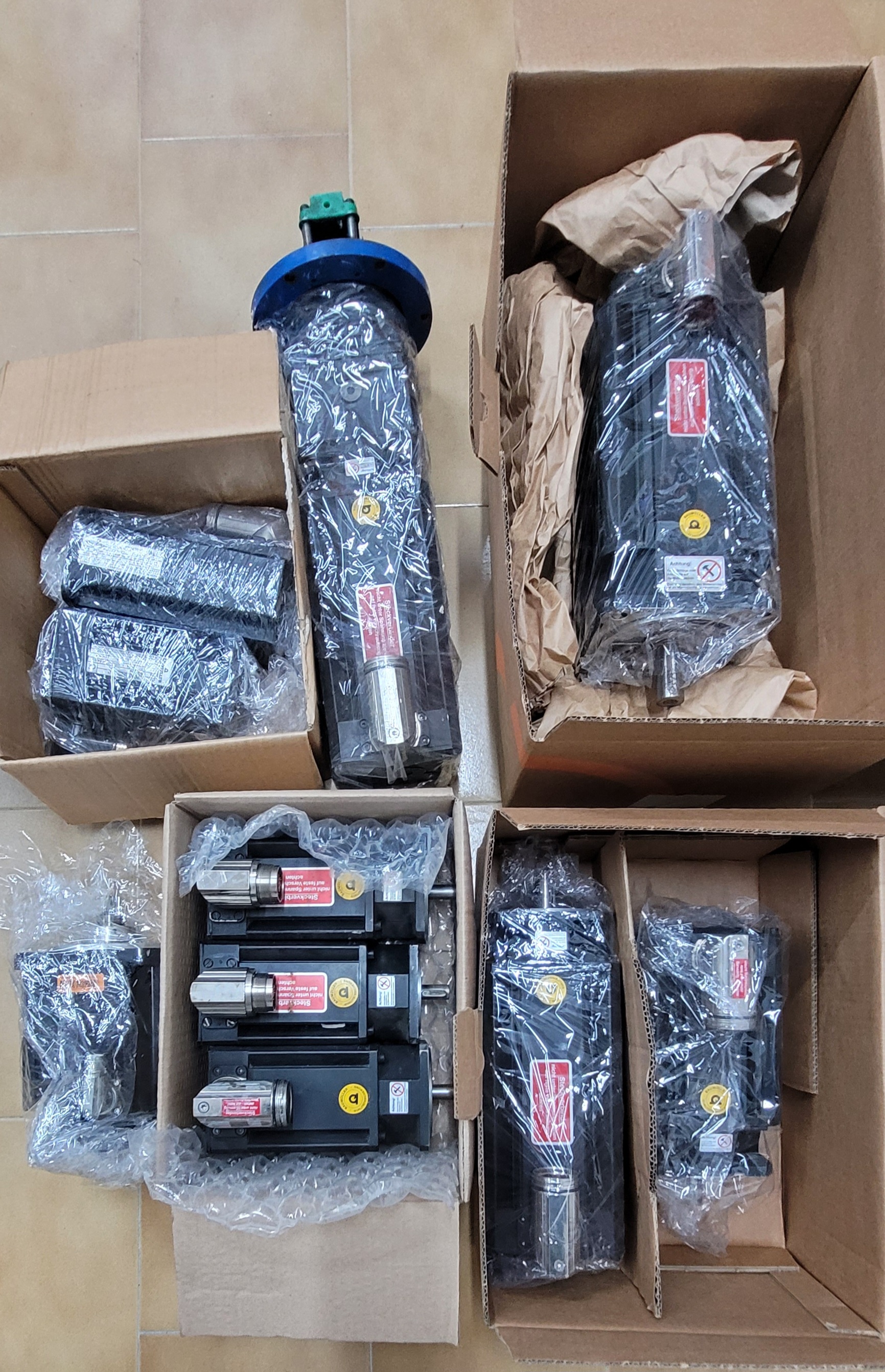 Motore Servomotori KUKA e BAUMULLER nuovi in vendita - foto 1