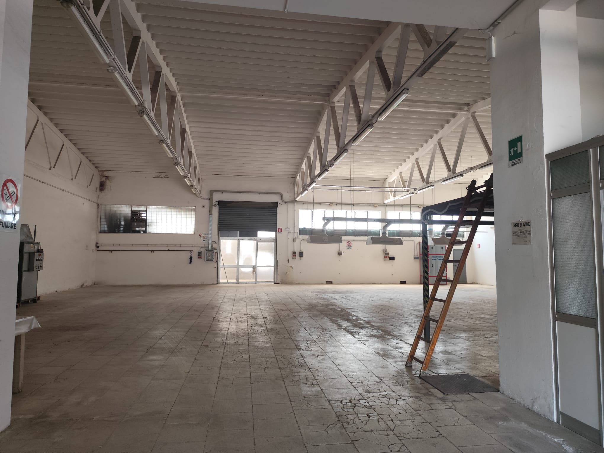 Capannone in vendita a Barletta Via Luigi Scuro, 41 in vendita - foto 3