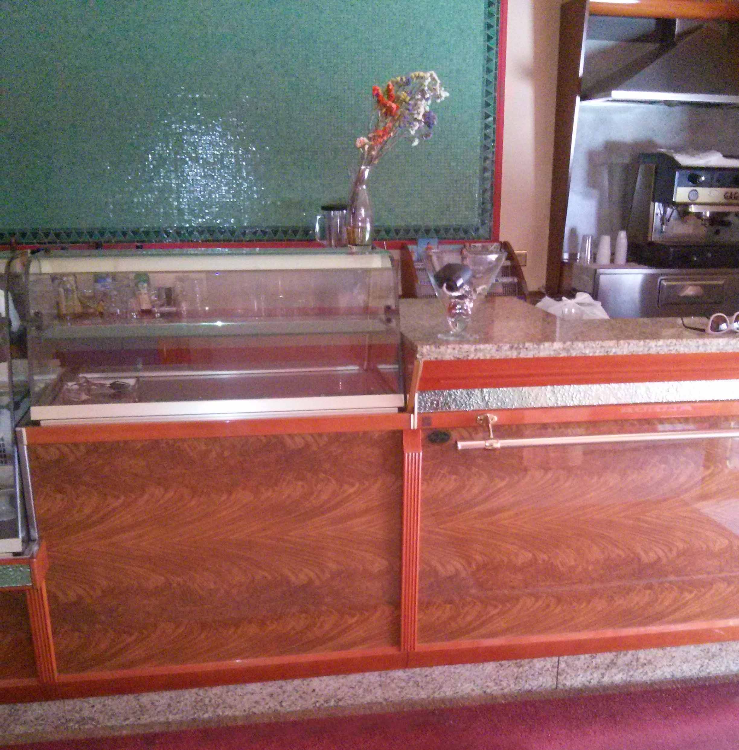 Arredo Bar completo in vendita - foto 1