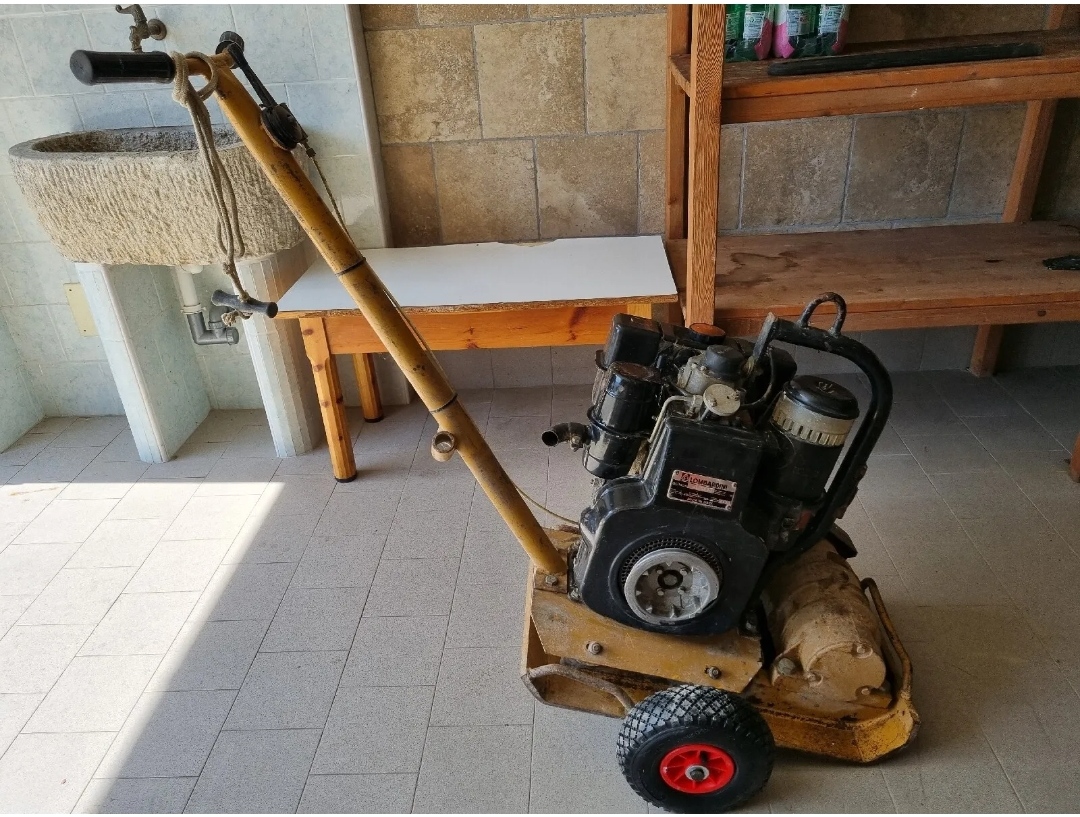 Piastra Vibrante Compattatore Vibrocostipatore Sicom in vendita - foto 1