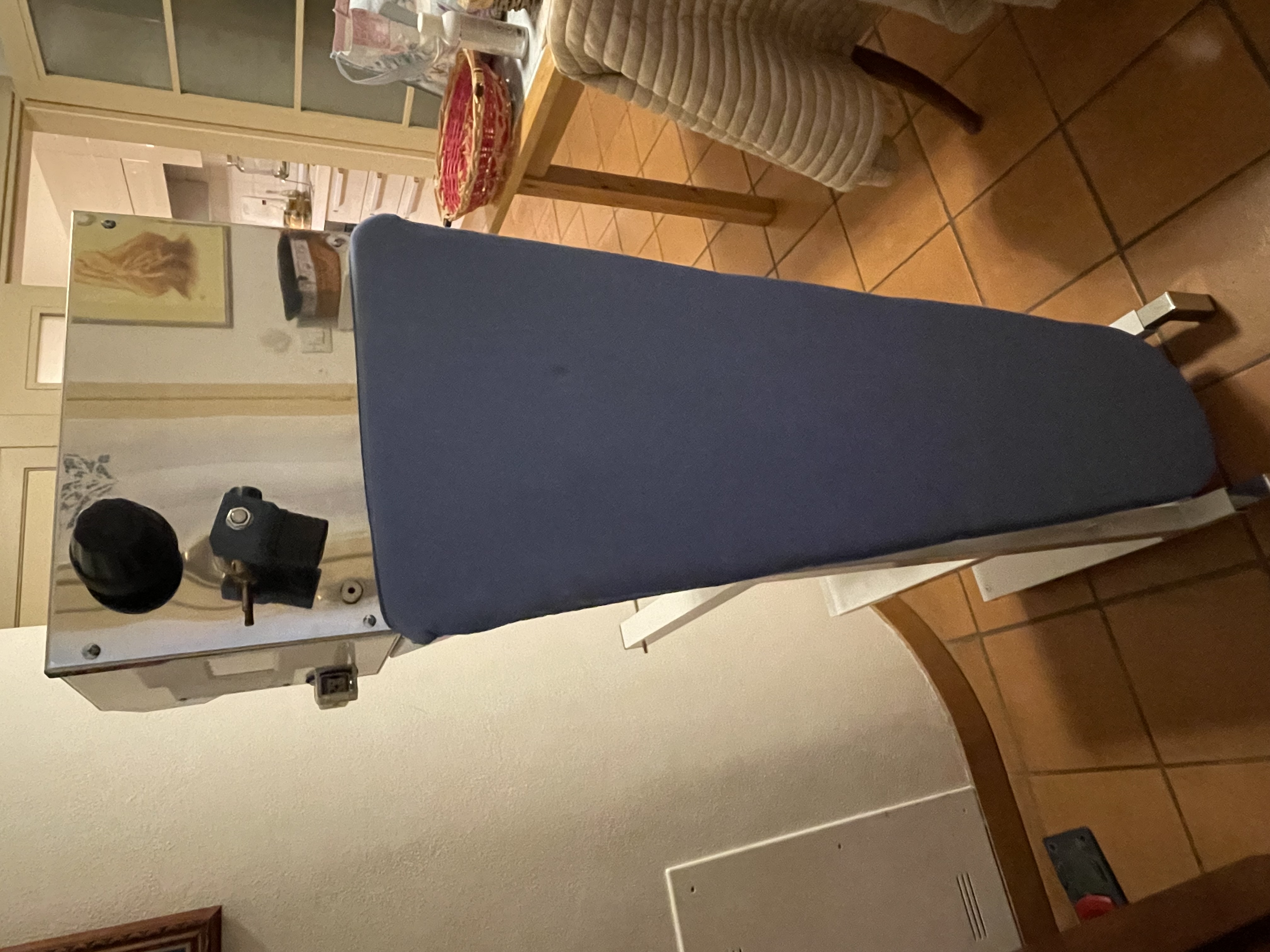 Ferro stiro con asse aspirante professionale COMELUX C in vendita - foto 7