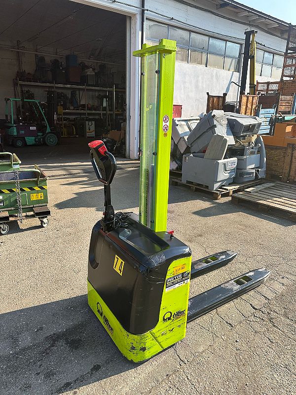 Transpallet elettrico con colonna Lifter in vendita - foto 5