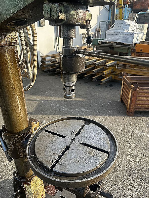 Trapano a colonna Serrmac 30  maschiatrice in vendita - foto 3