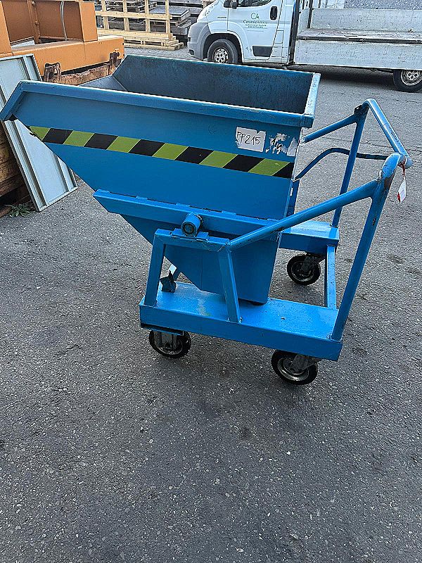 Tramoggia ribaltabile su ruote in vendita - foto 2