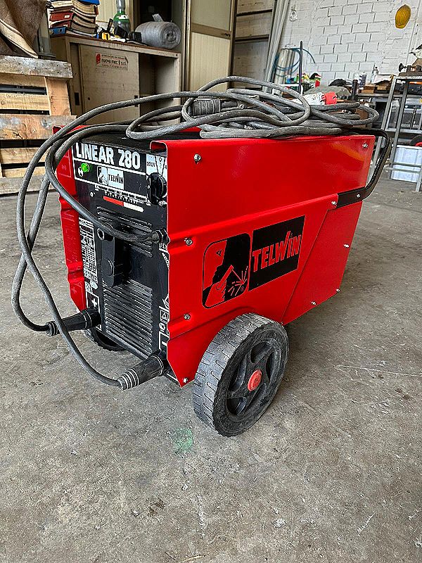 Saldatrice ad elettrodo Telwin Linear 280 in vendita - foto 1