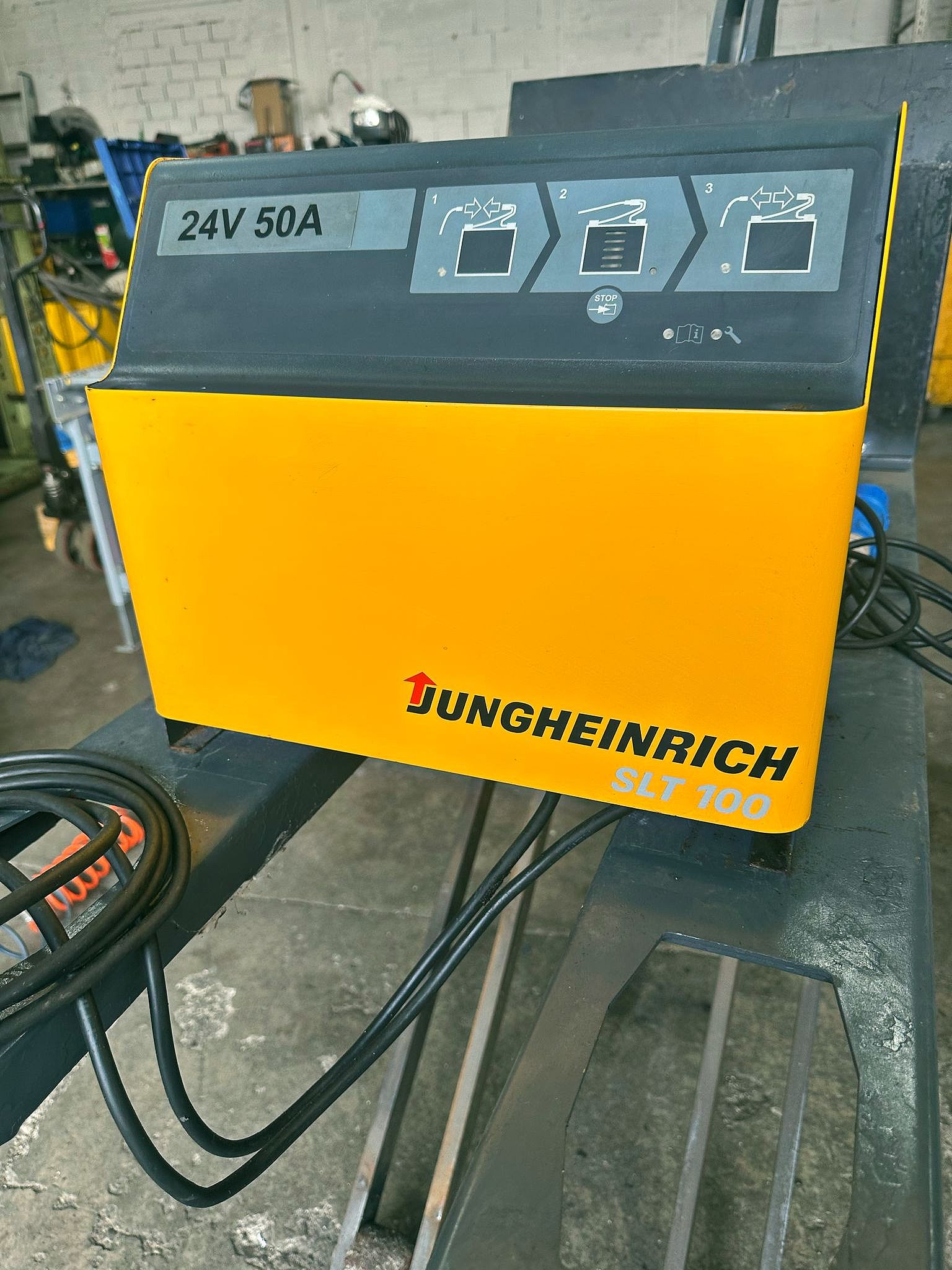 Carica batteria Jungheinrich 24V 50A  in vendita - foto 1
