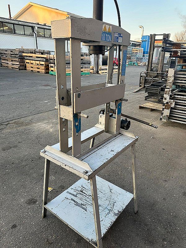 Pressa da banco usata OMCN 400 bar e 10 ton in vendita - foto 2