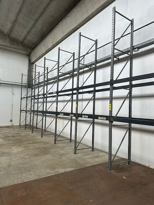 Scaffalature in vendita